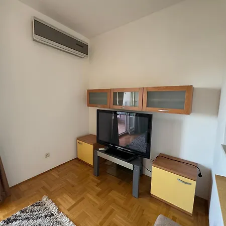 Mank1 City-center Apartman *