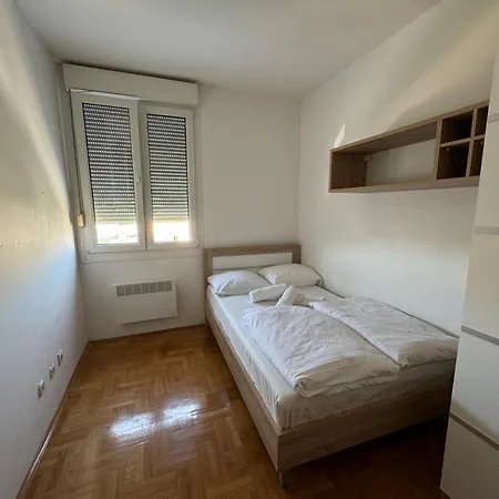 Mank1 City-center Apartman *